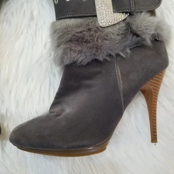 SELINA Gray Heeled Ankle Boots SIZE 9, Zip closure on the side. - Picture 5 of 16